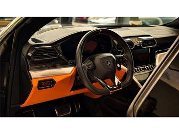 Lamborghini Urus — photo 13