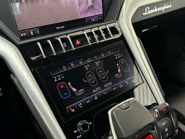Lamborghini Urus — photo 36