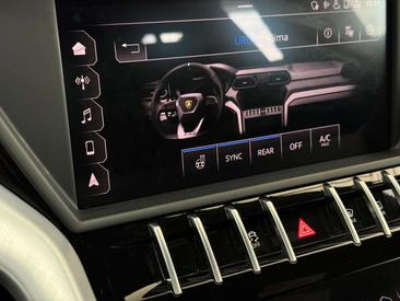 Lamborghini Urus — photo 37
