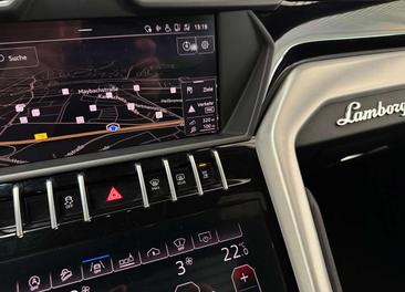 Lamborghini Urus — photo 38
