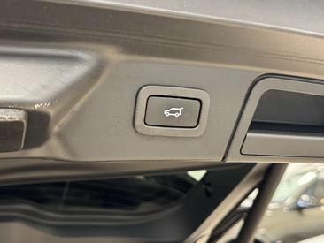 Land Rover Range Rover Velar D200 — photo 8