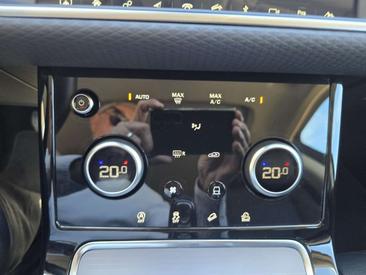 Land Rover Range Rover Evoque D180 — photo 16