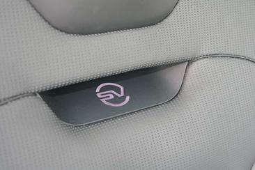 Land Rover Range Rover Sport SV — photo 17
