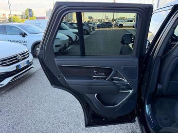Land Rover Range Rover D350 — photo 16