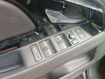 Land Rover Range Rover Evoque D150 — photo 17