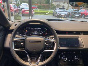 Land Rover Range Rover Evoque P300e — photo 14