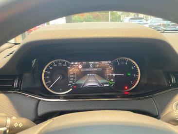 Land Rover Range Rover Evoque P300e — photo 15