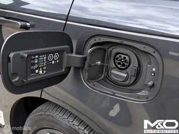 Land Rover Range Rover Sport P550e — photo 37