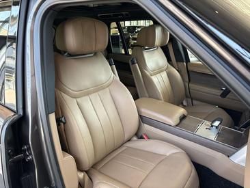 Land Rover Range Rover P550e — photo 10
