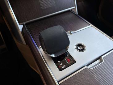 Land Rover Range Rover P550e — photo 15