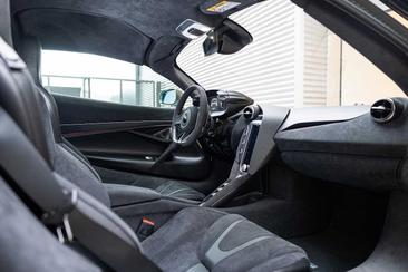 McLaren 750S — photo 17