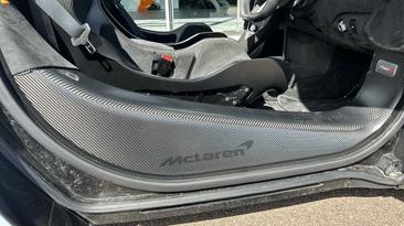 McLaren 750S — photo 31