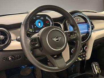 Mini 3 Portes Berline Cooper SE — photo 12