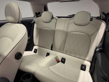 Mini 3 Portes Berline Cooper SE — photo 13