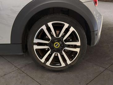 Mini 3 Portes Berline Cooper SE — photo 14