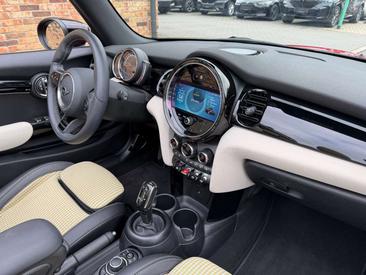 Mini Cabriolet Cabriolet Cooper C — photo 16
