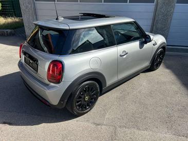 Mini 3 Portes Berline Cooper SE — photo 13