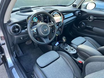 Mini 3 Portes Berline Cooper SE — photo 24