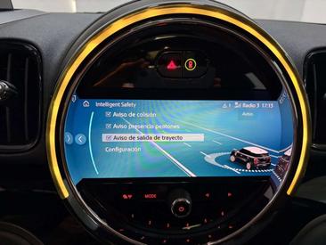 Mini Countryman Cooper SE ALL4 — photo 28