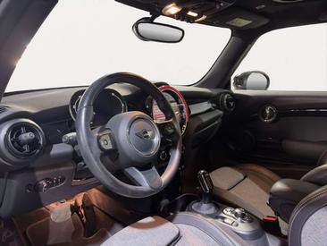 Mini 3 Portes Berline Cooper SE — photo 11