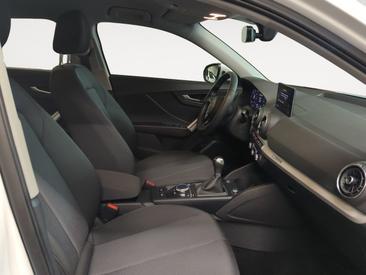 Audi Q2 30 TDI — photo 6
