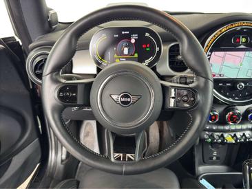 Mini 3 Portes Berline Cooper SE — photo 4