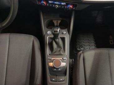 Audi Q2 30 TDI — photo 10