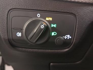 Audi Q2 30 TDI — photo 16