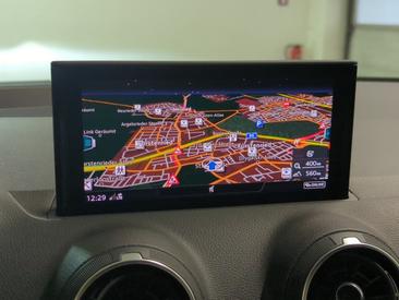 Audi Q2 30 TDI — photo 17