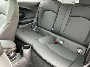 Mini 3 Portes Berline Cooper SE — photo 10