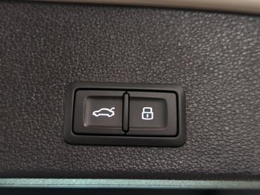 Audi Q2 30 TDI — photo 23