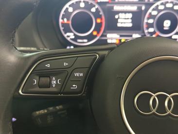 Audi Q2 30 TDI — photo 24