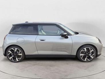 Mini 3 Portes Berline Cooper SE — photo 5