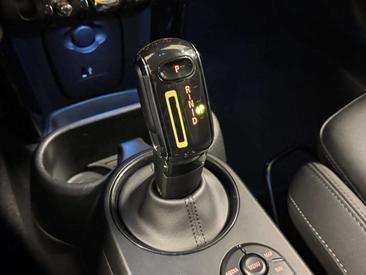 Mini 3 Portes Berline Cooper SE — photo 8