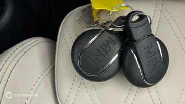 Mini 3 Portes Berline Cooper SE — photo 16