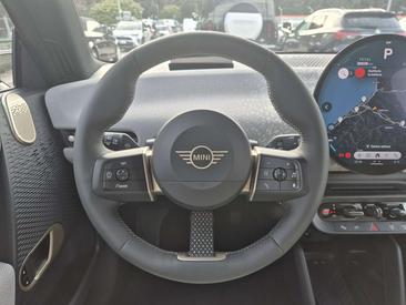 Mini 3 Portes Berline Cooper SE — photo 18