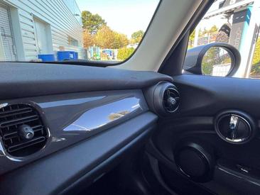 Mini 3 Portes Berline One — photo 10