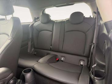 Mini 3 Portes Berline Cooper SE — photo 18