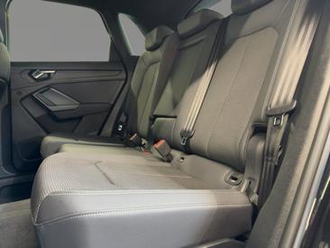 Audi Q3 TFSI E 45 E — photo 9