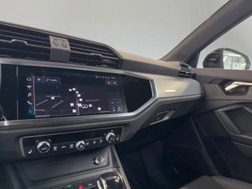 Audi Q3 TFSI E 45 E — photo 12