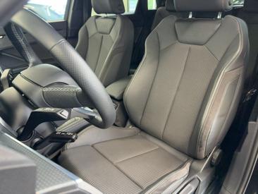 Audi Q3 TFSI E 45 E — photo 17