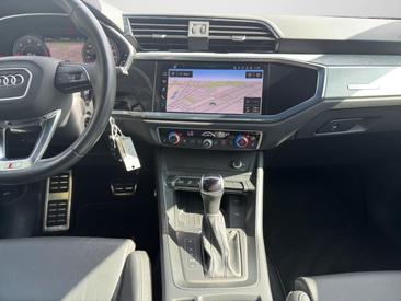 Audi Q3 35 TDI — photo 11