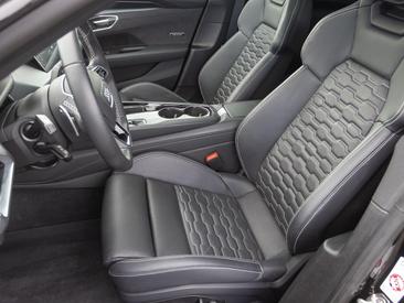 Audi E-tron GT Quattro E-tron Quattro — photo 13