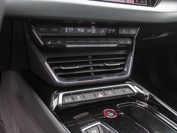Audi E-tron GT Quattro E-tron Quattro — photo 18