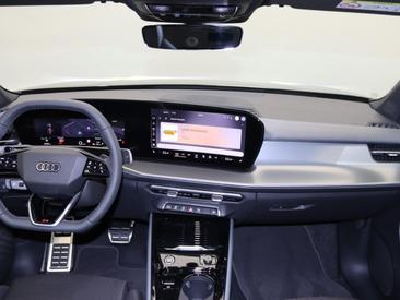 Audi Q3 35 TFSI — photo 12