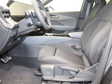 Audi Q3 35 TFSI — photo 13