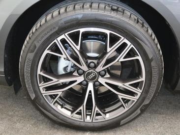Audi Q3 35 TFSI — photo 16