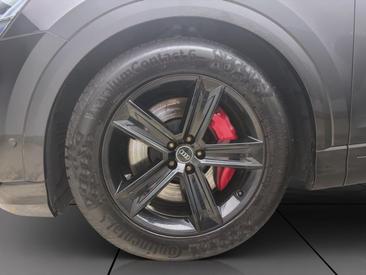 Audi Q8 TFSI E 55 E Quattro — photo 9