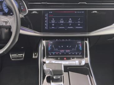 Audi Q8 TFSI E 55 E Quattro — photo 15