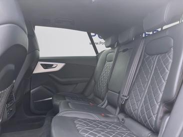 Audi Q8 TFSI E 55 E Quattro — photo 16